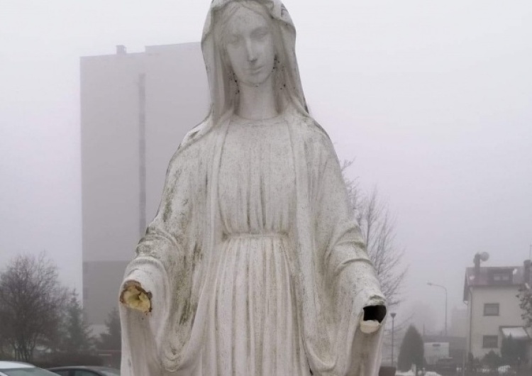 Zniszczono figurę Matki Boskiej w Częstochowie