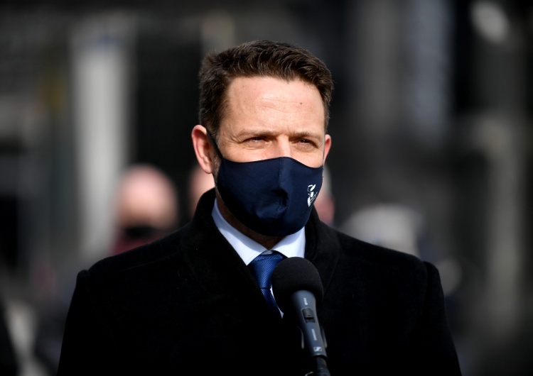 Rafał Trzaskowski Warszawa: Ratusz odda mieszkańcom około miliarda złotych? Sensacyjny wyrok sądu