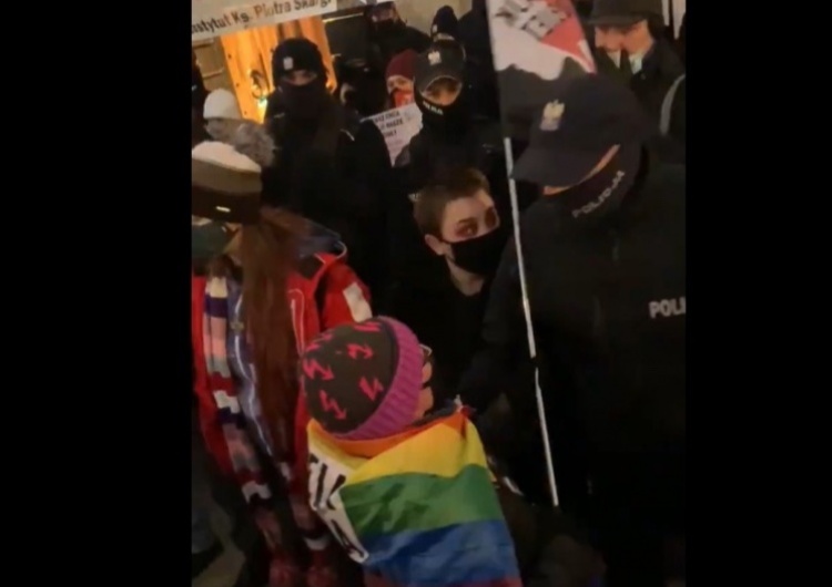 Aktywistka odpowie za zaatakowanie policjanta. Kolejny akt oskarżenia przeciwko