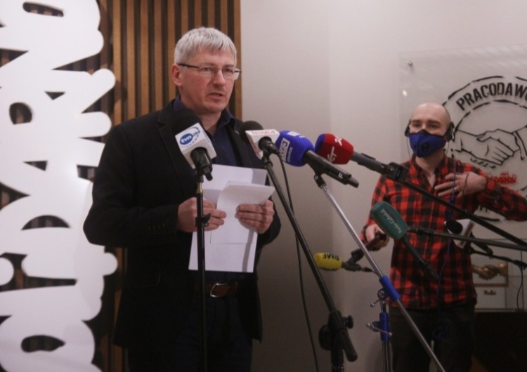 Diabeł zawył – Rzecznik