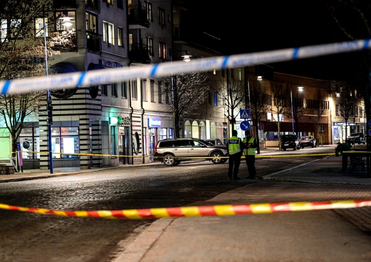  Szwecja: Nożownik, który zranił osiem osób był znany policji