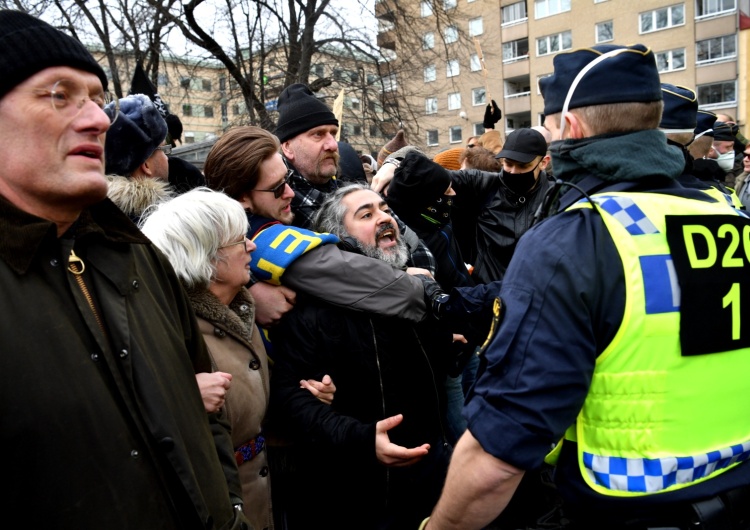 Szwecja: Policja rozbiła demonstrację koronasceptyków