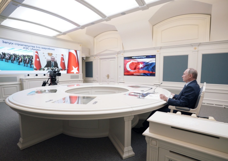 Prezydenci Putin i Erdogan Putin i Erdogan wspólnie inwestują w atom. „Koszt budowy szacuje na 20 mld USD”