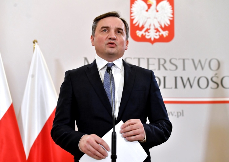 Pary homoseksualne nie będą mogły adoptować dzieci? Jest projekt ustawy