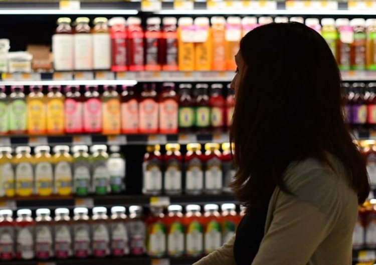  PKO BP: Podatek od sklepów wielkopowierzchniowych nie przełożył się istotnie na wzrost cen żywności