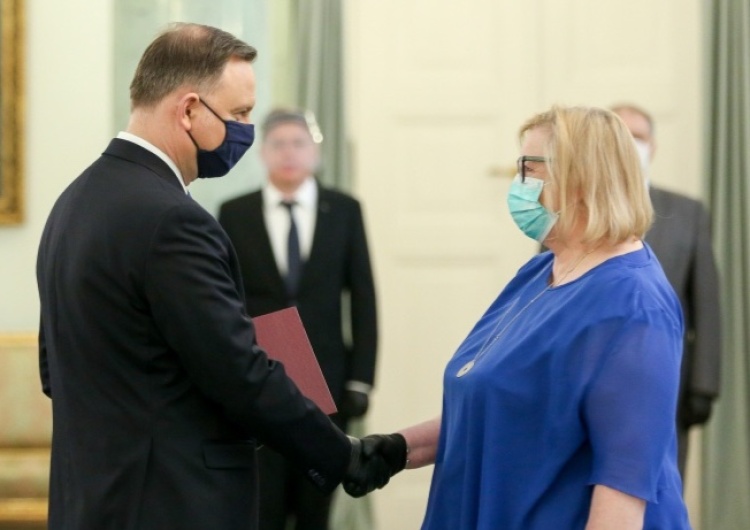 Pierwsza prezes Sądu Najwyższego w szpitalu. „Poważny przebieg zakażenia COVID-19”
