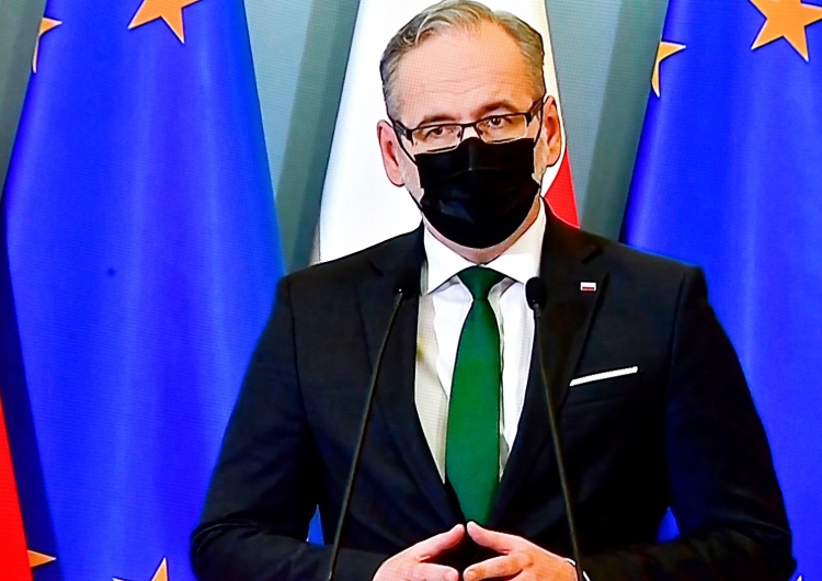 Blisko 26 tys. przypadków zakażeń koronawirusem. Nowy raport Ministerstwa Zdrowia