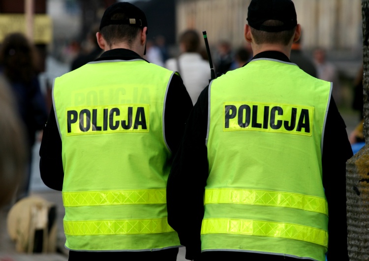 Policja zapowiada wzmożone kontrole. „Będziemy stanowczo egzekwować wprowadzone obostrzenia”