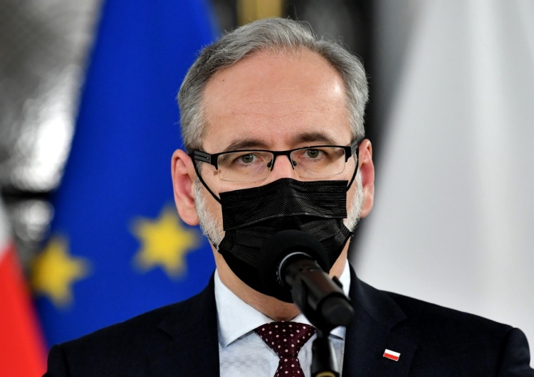 „Jestem oburzony; Skrajne, nieodpowiedzialne zachowanie”. Minister zdrowia zareagował na okładkę „Faktu”