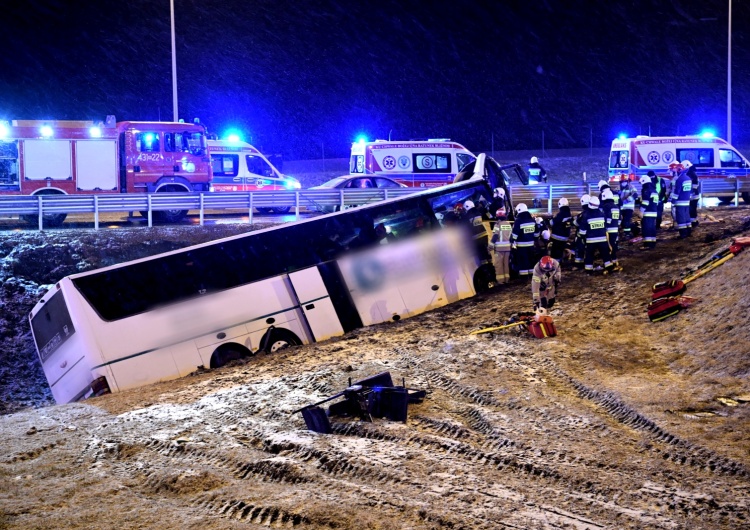 Tragiczny wypadek autobusu na A4. Nie żyje jedna osoba, są ranni