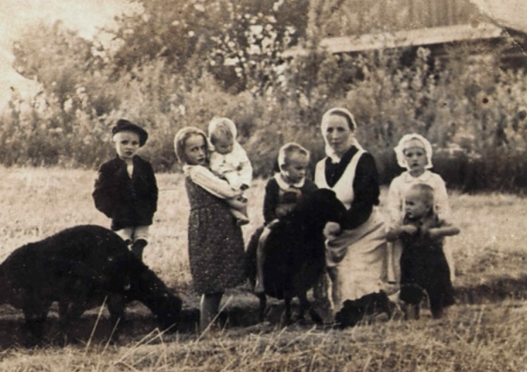 Wiktoria Ulma z dziećmi 80 lat temu Niemcy zamordowali rodzinę Ulmów. Dziś Narodowy Dzień Pamięci Polaków ratujących Żydów pod okupacją niemiecką