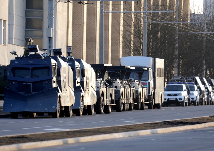 W Mińsku koncentracja sił milicji i zatrzymania w związku z protestem zapowiedzianym przez opozycję