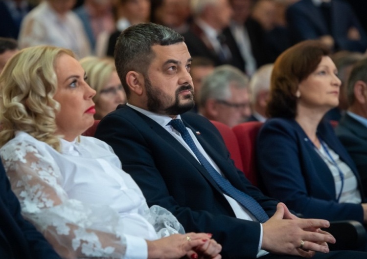 Terlecki ostro o koalicjantach PiS. Sobolewski: Podpisuję się pod słowami pana marszałka