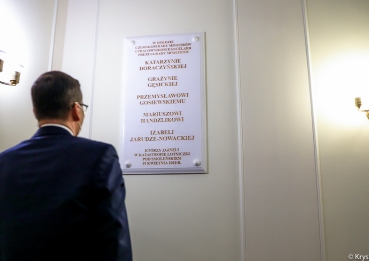 Premier: Katastrofa smoleńska to największa narodowa tragedia w powojennej historii Polski