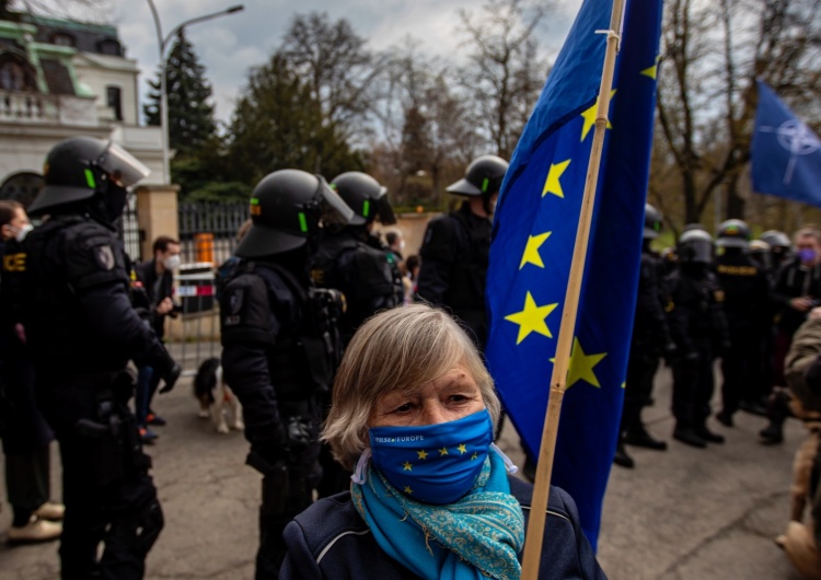  [WIDEO] „Putin jest mordercą”. Demonstracja przed ambasadą Rosji