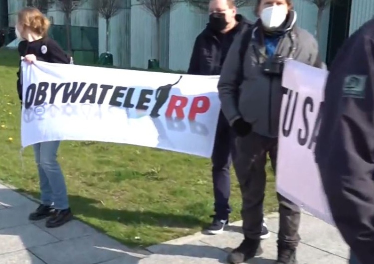 Awantura z udziałem Obywateli RP przed Sądem Najwyższym. Dziś decyzja Izby Dyscyplinarnej ws. Tulei