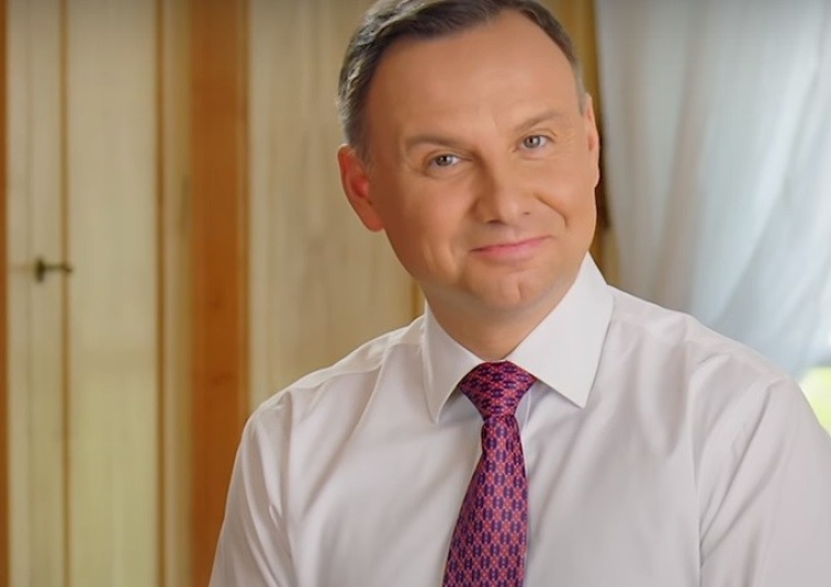 Andrzej Duda Prezydent Andrzej Duda spełnił obietnicę. Wymowne zdjęcie w sieci