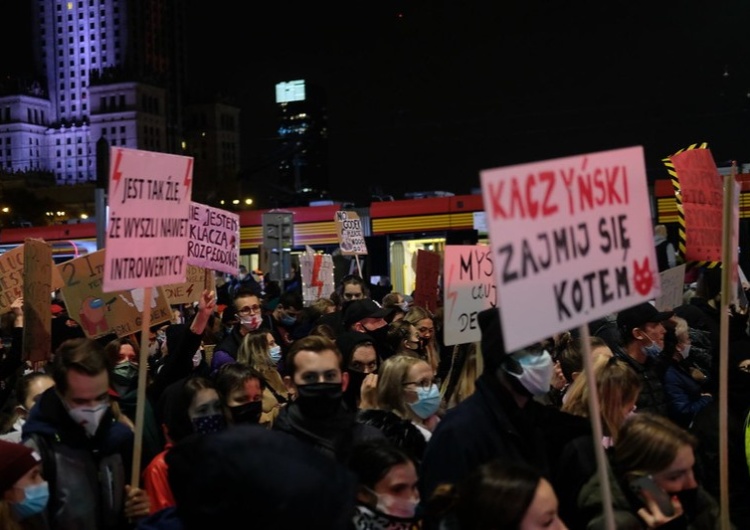 We Wrocławiu wrze. Strajk Kobiet otrzyma nagrodę miasta.