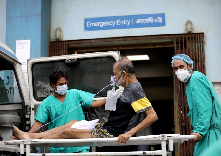  Indie: Kolejny dzień z rekordową liczbą zakażeń koronawirusem. Blisko 350 tys. nowych przypadków