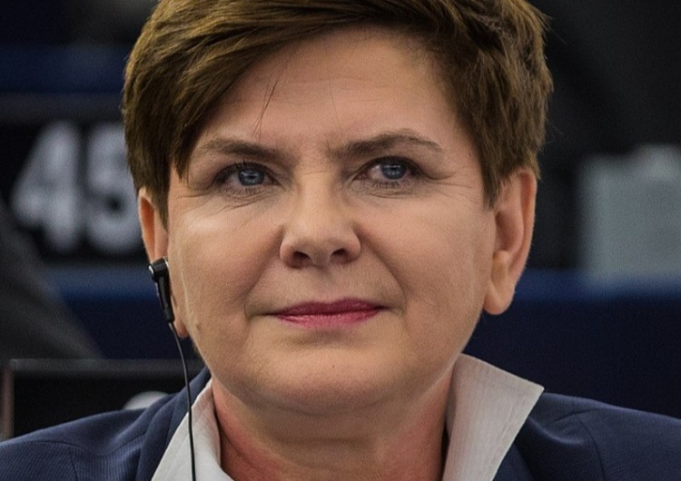 Beata Szydło Trwa histeria ws. członkostwa Premier Beaty Szydło w Radzie Muzeum Auschwitz. Kolejny członek rezygnuje