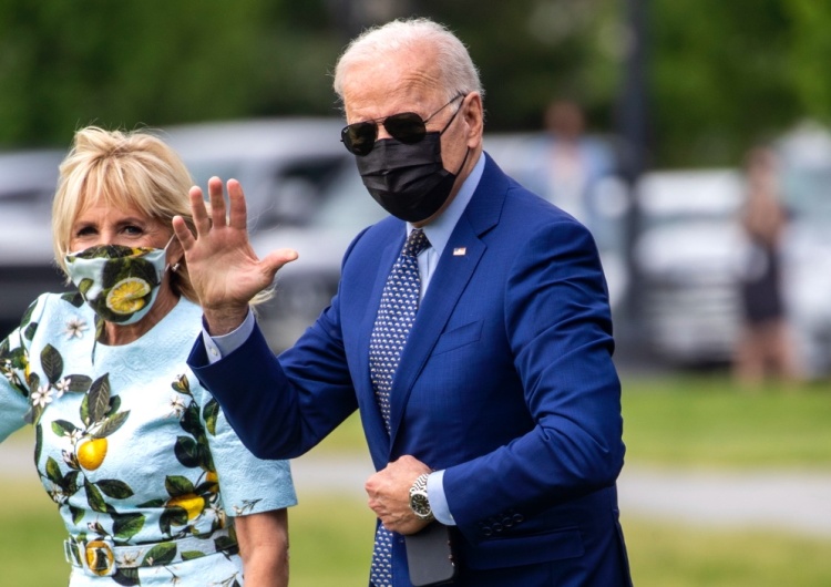 USA: Episkopat rozważy zakaz udzielania Komunii Bidenowi. Podano powód