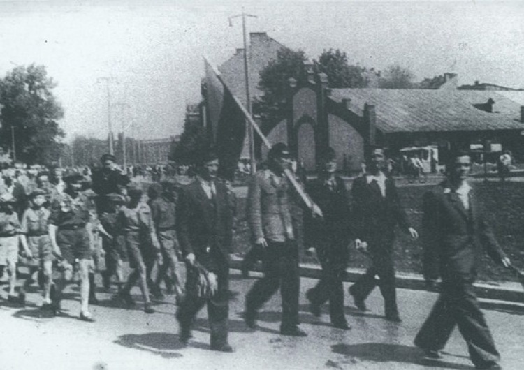 pochód 3-majowy w Krakowie 1946 [Tylko u nas] Tadeusz Płużański: 3 maja 1946 roku. Komuniści zaczęli strzelać