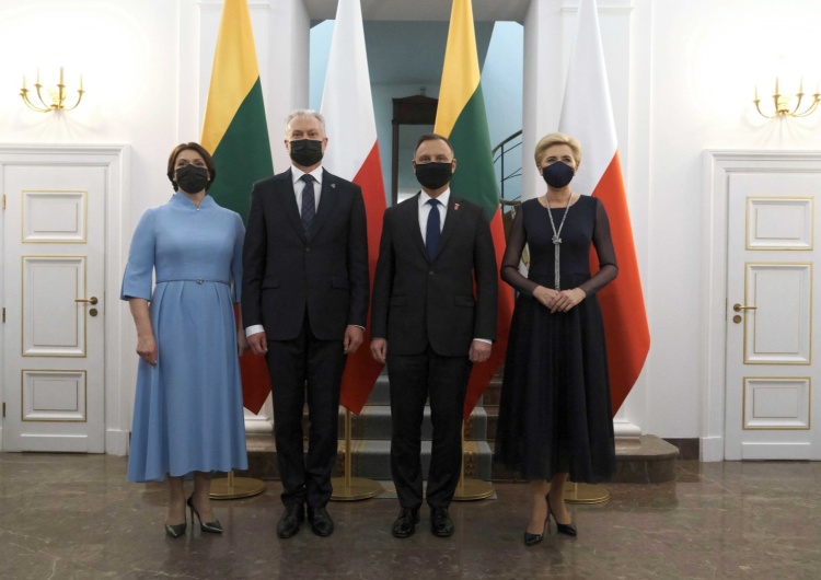 Litewska para prezydencka przebywa z oficjalną wizytą w Polsce Dziś w Warszawie szczyt pięciu prezydentów
