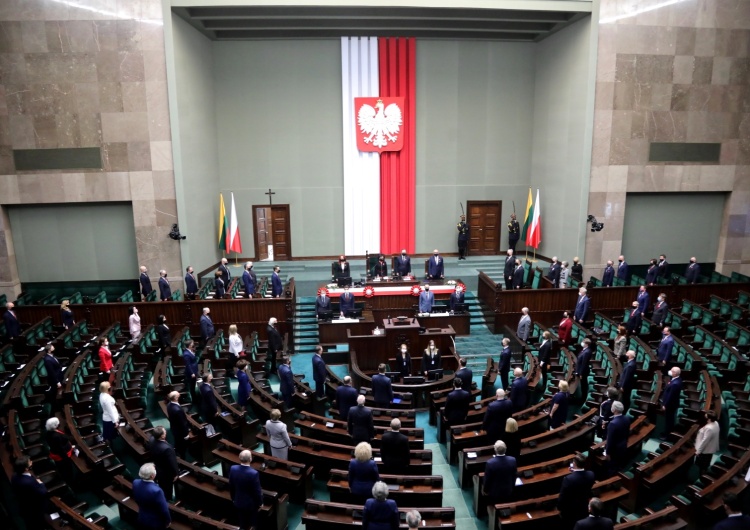 KO domaga się przełożenia posiedzenia Sejmu
