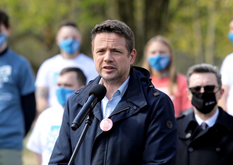 „Trzaskowski przypisuje sobie cudze zasługi, najwięcej w walce z pandemią zawdzięczamy medykom”