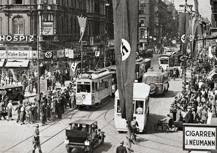 Udekorowany nazistowskimi flagami Breslau. 1937 