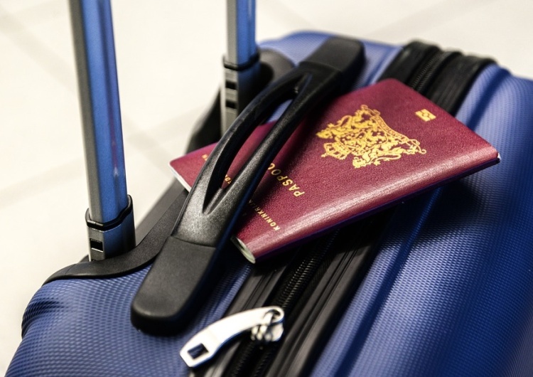 Jak będą wyglądać i czy Unia zdąży z nimi przed latem? Trwają rozmowy nad paszportem szczepionkowym