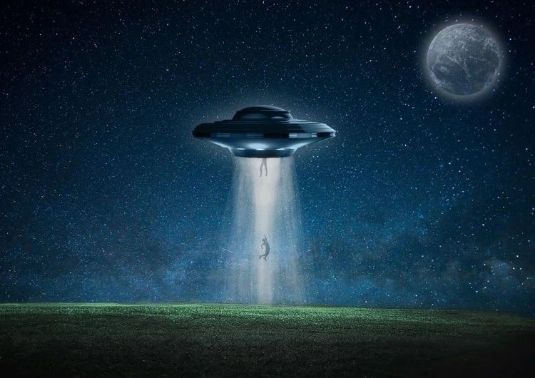 UFO porywa ludzi