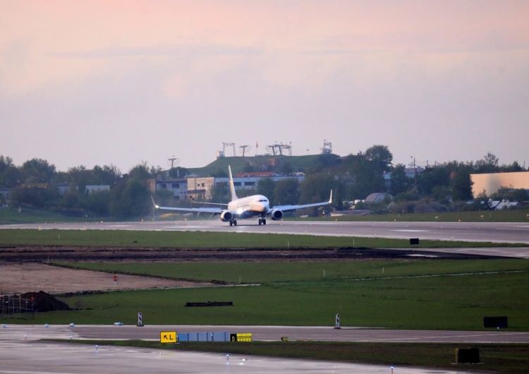 Pilne! Szef NATO: zmuszenie samolotu Ryanair do lądowania to