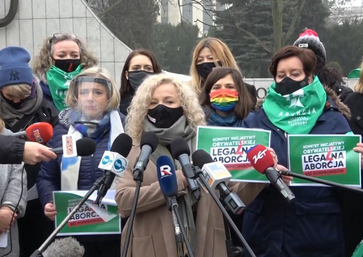 Komitet Legalna Aborcja Bez Kompromisów Niebywałe. „Matki też mają aborcję!”. Lewicowi aktywiści rejestrują komitet ds. legalnej aborcji w Dzień Matki