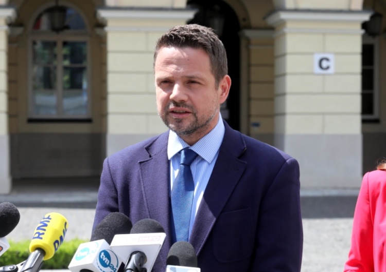  Trzaskowski grzmi: Morawiecki niszczy w Polsce demokrację