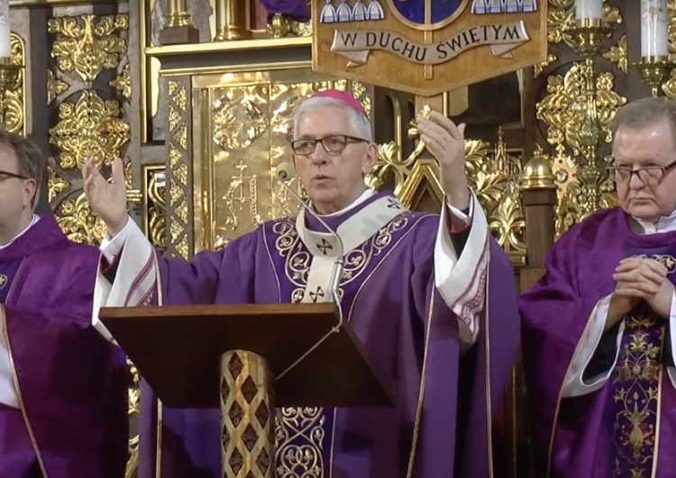 Abp Skworc: Nie można podważać umowy dotyczącej wolnej od handlu niedzieli
