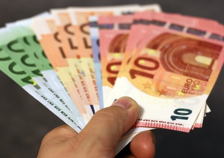  Niemcy przetestują bezwarunkowy dochód podstawowy. 1200 euro miesięcznie przez trzy lata
