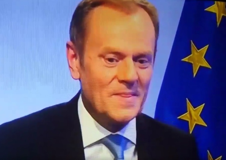 Donald Tusk Grzegorz Gołębiewski: Przytulanie Donalda Tuska 