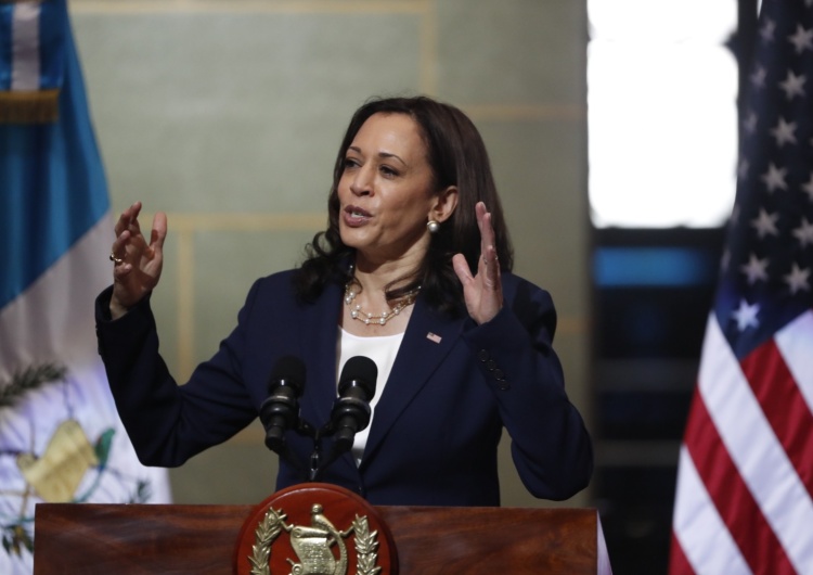 Nieudany debiut Kamali Harris? Napięta atmosfera. Prezydent Gwatemali oskarżył USA o wzrost emigracji