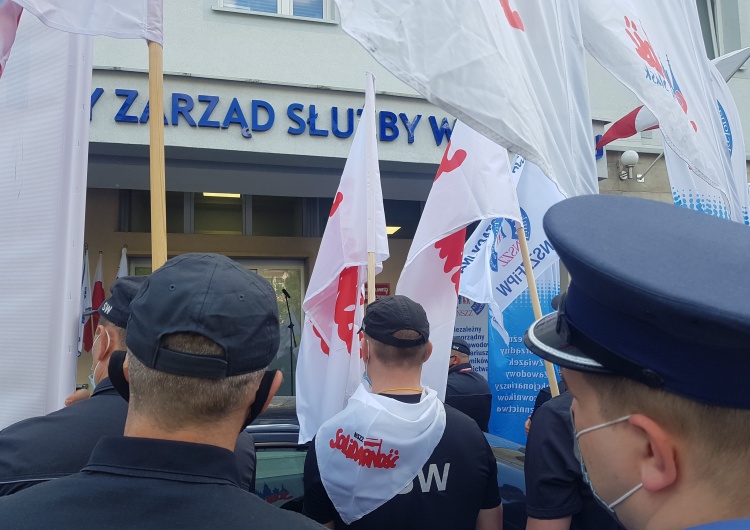  Pikieta związkowców Służby Więziennej