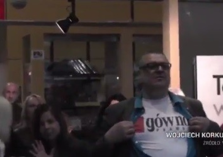 zrzut ekranu [video] Wojciech Korkuć na bankiecie 