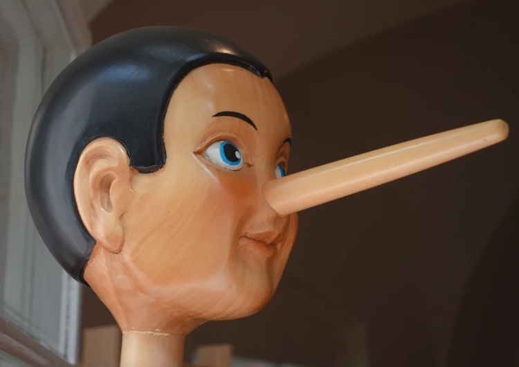 Pinokio Presja ma sens. Włoski dziennik usunął kłamliwe wyrażenie 