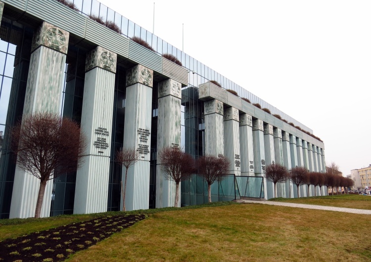 I prezes Sądu Najwyższego odpowiedziała Ziobrze. Padły słowa o