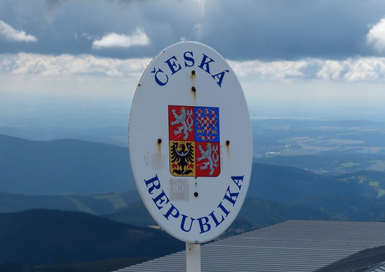 Znak granicy Czech, zdjęcie ilustracyjne Od poniedziałku zmiany w zasadach podróży do Czech