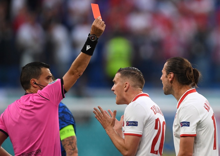 Dramat polskiej kadry! Czerwona kartka dla Polaka i gol dla Słowaków. Jak wygląda sytuacja na boisku?