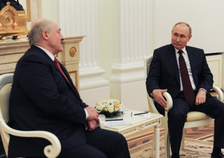 Prezydent Białorusi Aleksander Łukaszenko i prezydent Rosji Władimir Putin Nieoficjalnie: Zielone światło ws. sankcji dla Białorusi
