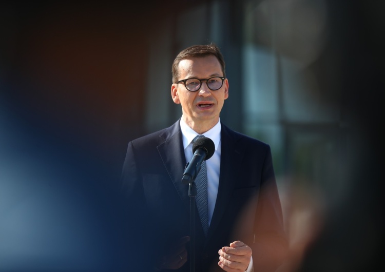 Premier Mateusz Morawiecki Rośnie poparcie dla PiS. Jak sobie radzi opozycja?