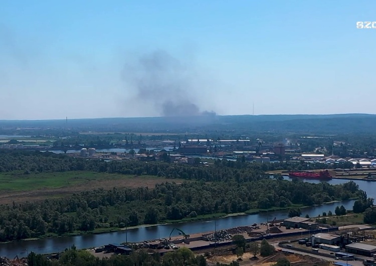 Do incydentu doszło na autostradzie A6, na odcinku między Szczecinem a Puszczą Bukową. Płonące czołgi i wybuchy na A6. Wstrzymano ruch