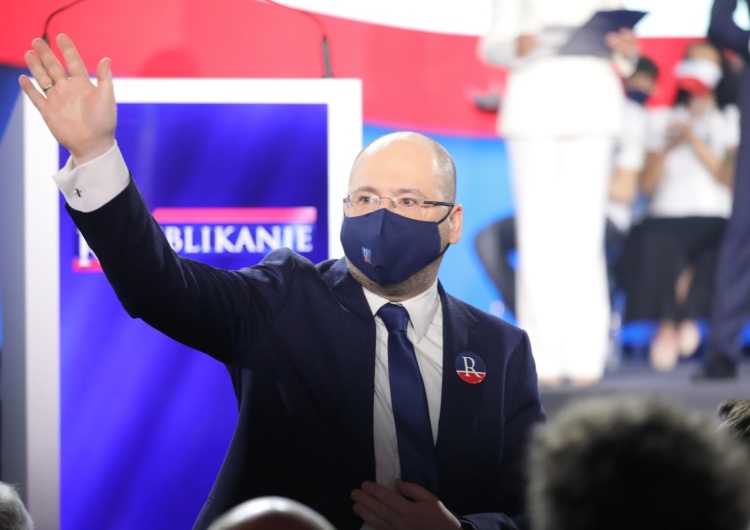 Europoseł PiS Adam Bielan podczas Zjazdu Republikańskiego, na którym zostanie zaprezentowana nowa inicjatywa polityczna, 20 bm. w Warszawie.