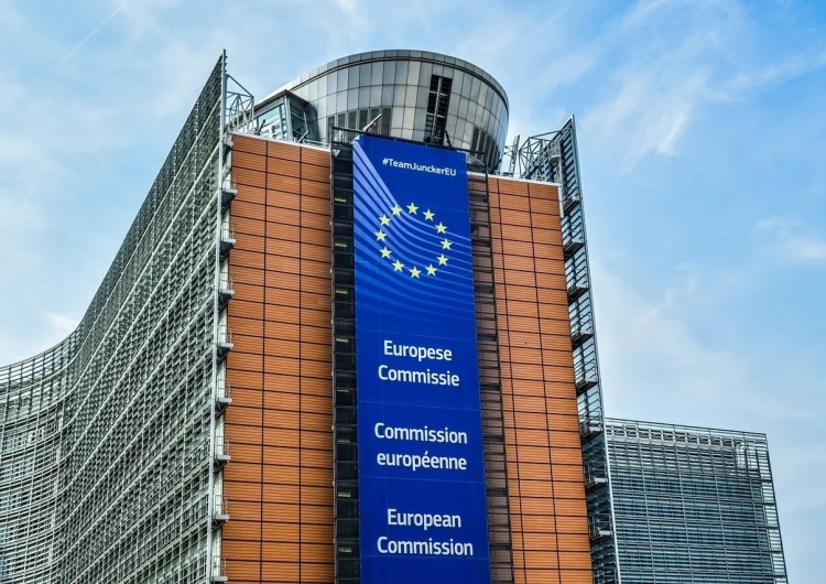 gmach Komisji Europejskiej Komisja Europejska: wyrażamy solidarność z Polską w związku z cyberatakiem